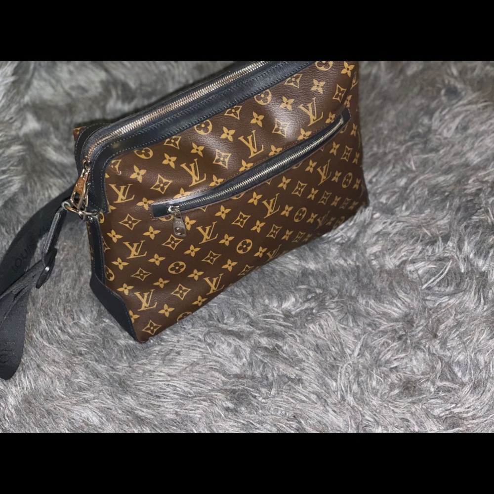 Louis Vuitton messenger bag